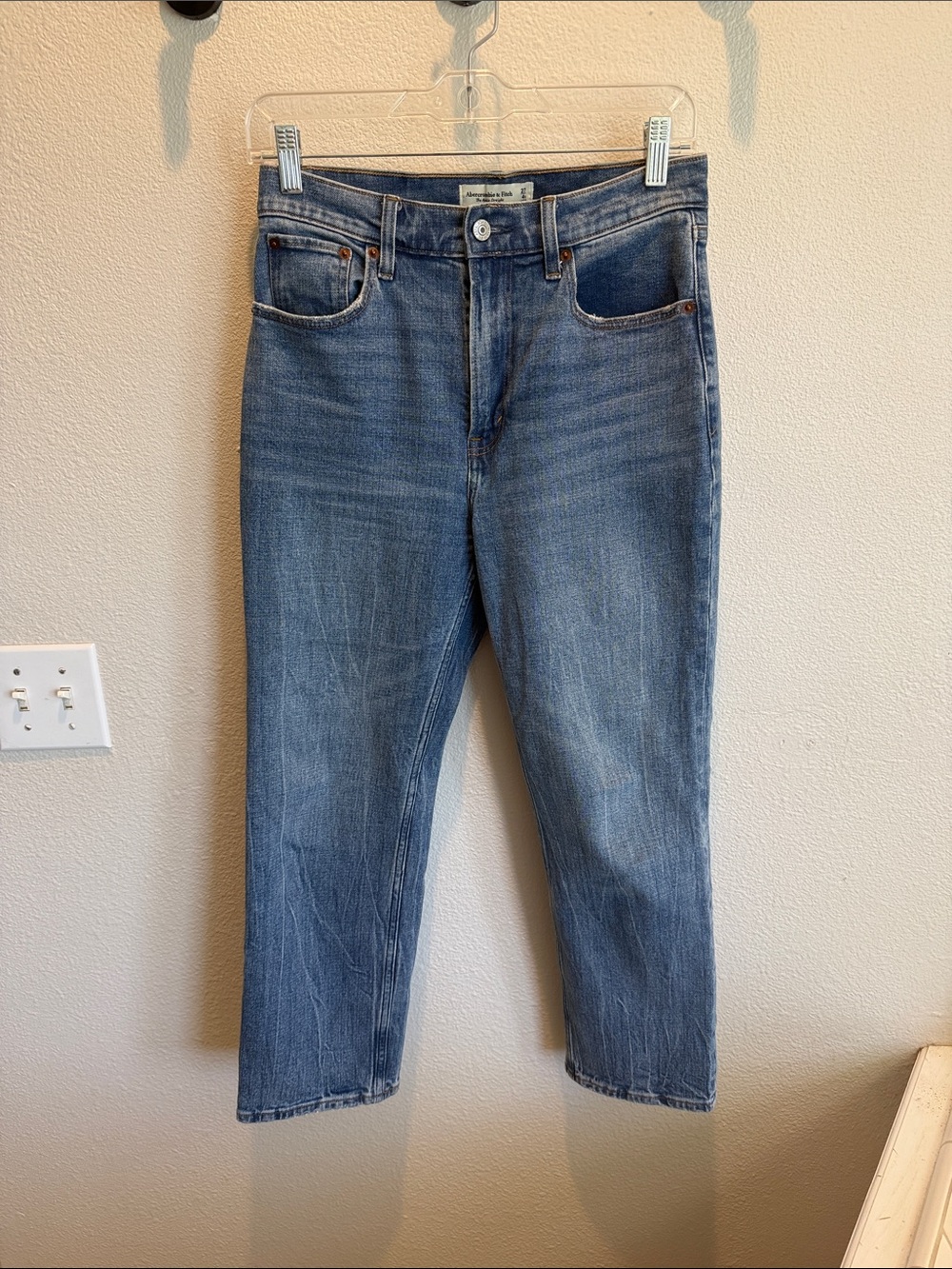 Abercrombie & Fitch ankle straight, ultra high rise